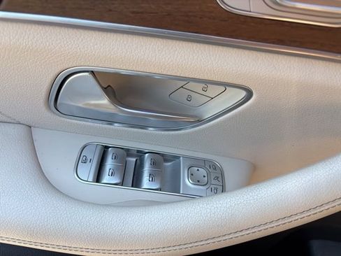 Used 2022 Mercedes-Benz GLE 350 4MATIC image 16