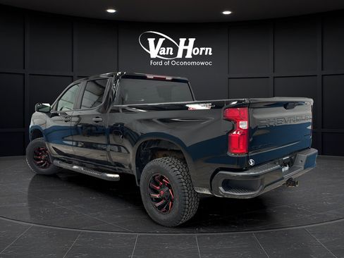 Used 2022 Chevrolet Silverado 1500 Custom Trail Boss w/ LPO, Dark Essentials Package AWD/4WD image 5
