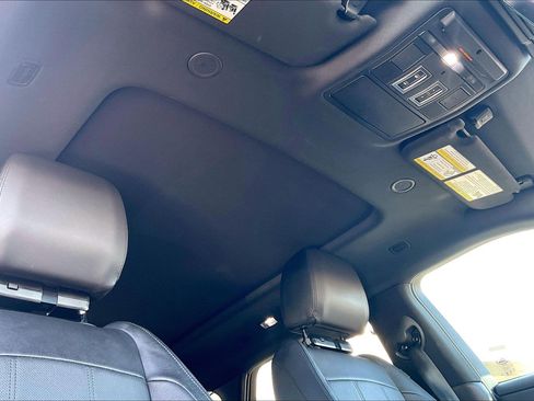 Used 2022 Land Rover Range Rover Evoque S image 13