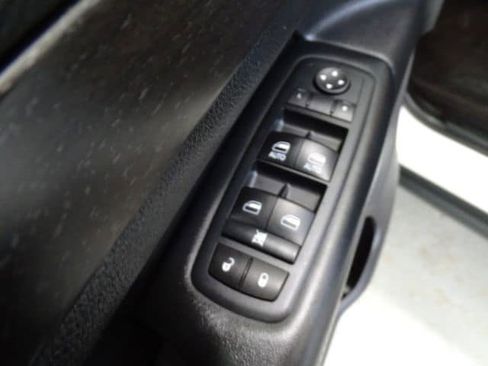 Used 2017 Jeep Grand Cherokee Laredo w/ Quick Order Package 23E AWD/4WD image 10