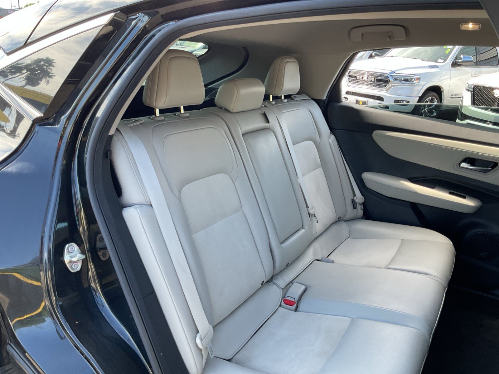 Used 2023 Nissan Ariya FWD image 20