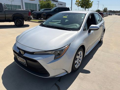 Used 2024 Toyota Corolla LE FWD image 9