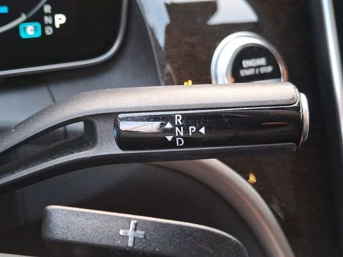 Used 2023 Mercedes-Benz GLC 300 4MATIC image 11