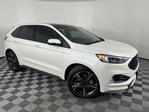 Used 2019 Ford Edge ST w/ Equipment Group 401A image 2