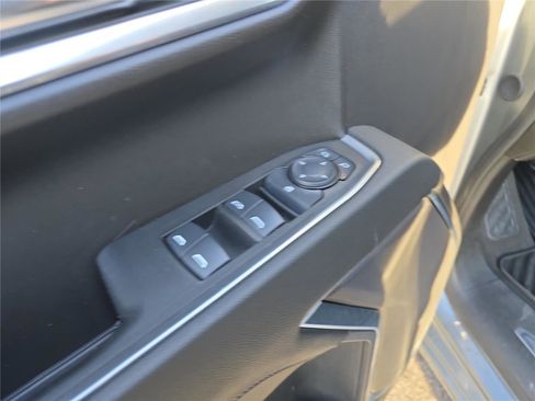 Used 2024 GMC Sierra 1500 Elevation image 19