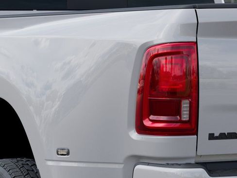 New 2026 RAM 3500 Laramie AWD/4WD image 10