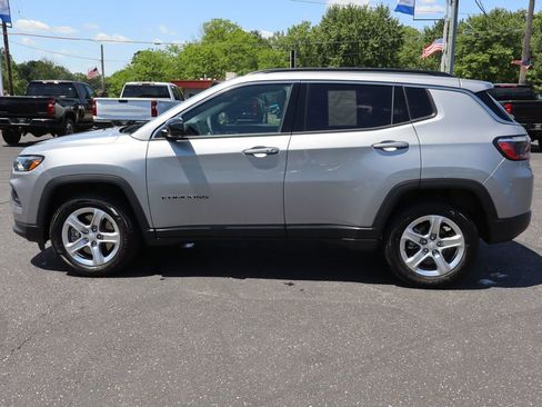 Used 2024 Jeep Compass Latitude w/ Sun and Sound Group AWD/4WD image 34