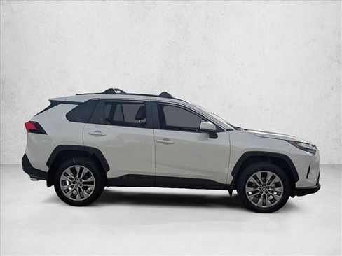 Used 2025 Toyota RAV4 XLE Premium image 4