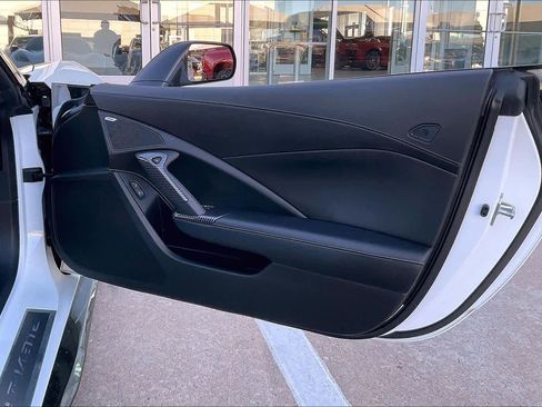 Used 2016 Chevrolet Corvette Z51 1LT image 18