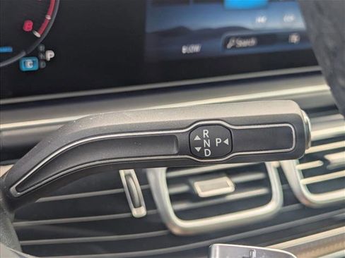 Used 2025 Mercedes-Benz GLS 580 4MATIC image 4