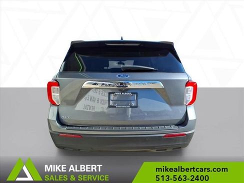 Used 2022 Ford Explorer XLT image 6