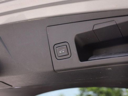 Used 2019 Cadillac XT5 Premium Luxury FWD image 8