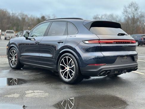 Used 2024 Porsche Cayenne S image 4