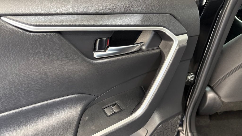 Used 2024 Toyota RAV4 XLE FWD image 19