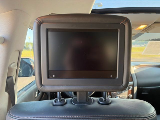 Used 2018 Nissan Armada Platinum w/ Interior Lighting Package RWD image 9