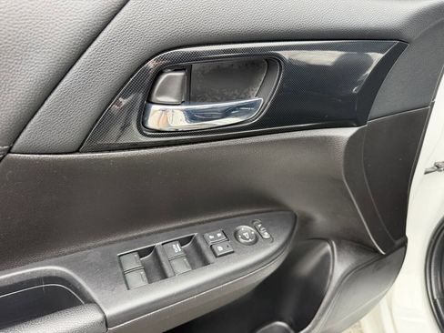 Used 2015 Honda Accord Sport image 11