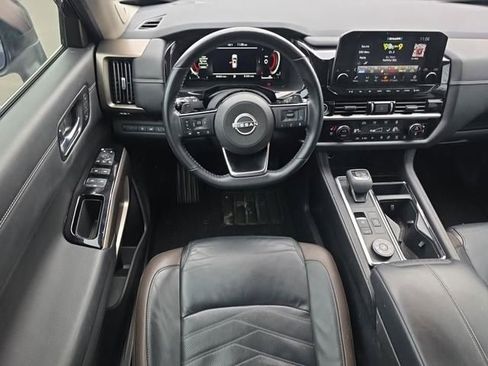 Used 2023 Nissan Pathfinder Platinum w/ Lighting Package (N93) image 11