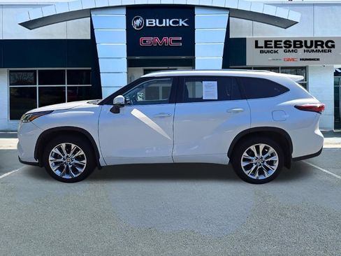 Used 2025 Toyota Highlander Limited AWD/4WD image 4