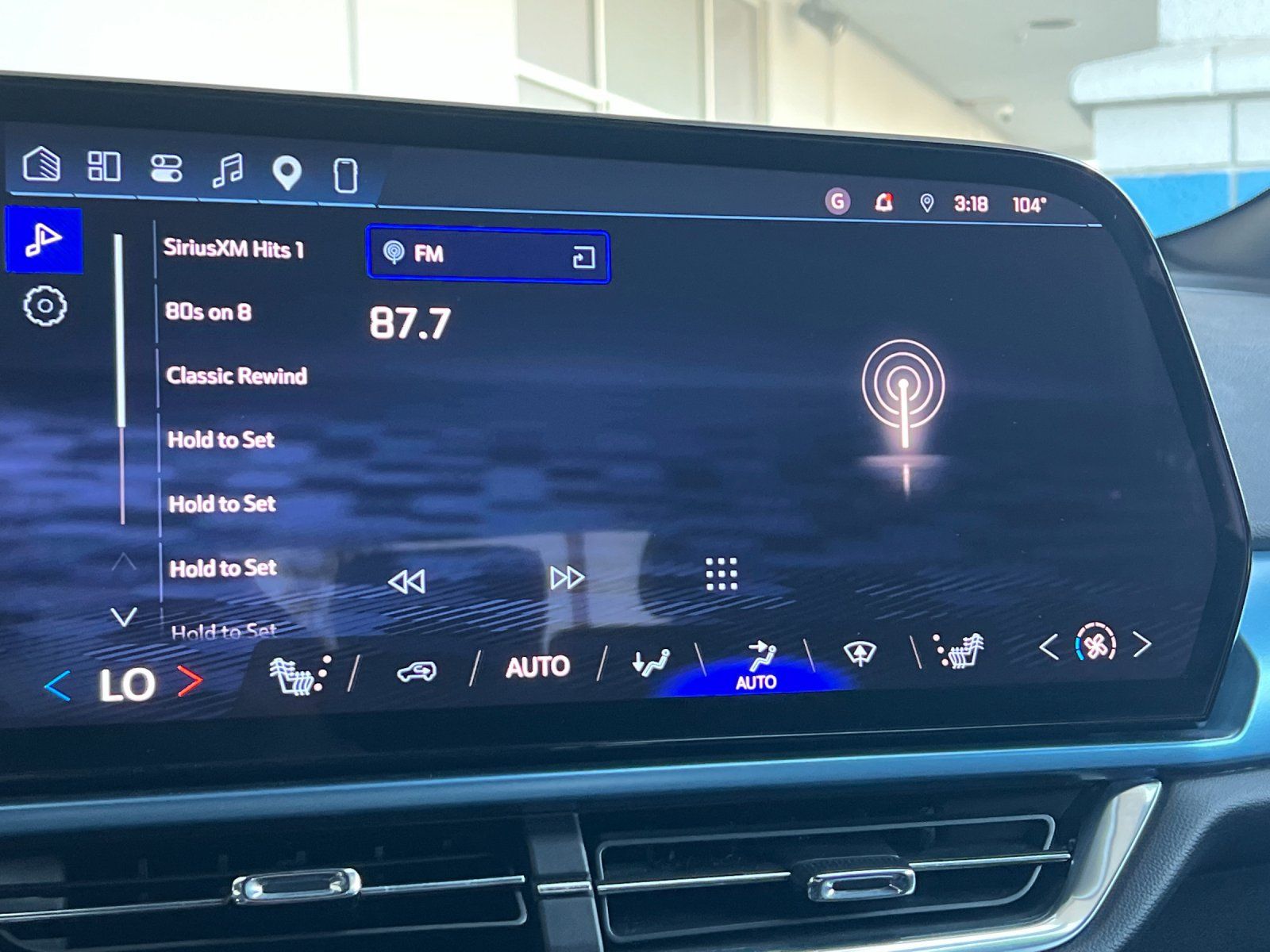 Used 2024 Chevrolet Equinox EV LT FWD image 18