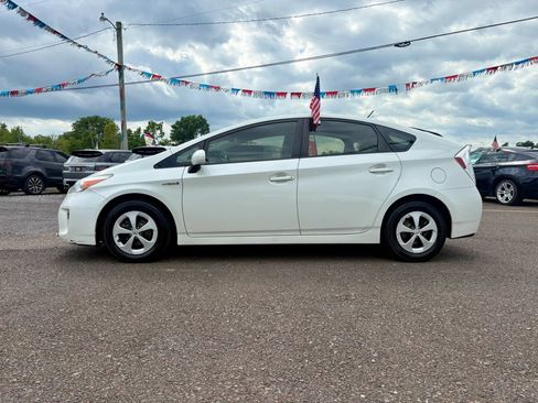 Used 2012 Toyota Prius Four FWD image 2