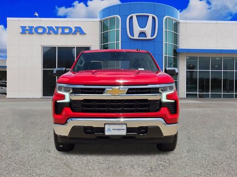 Used 2022 Chevrolet Silverado 1500 LT AWD/4WD image 8