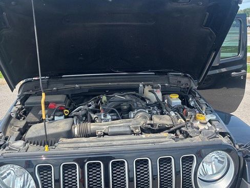Used 2023 Jeep Wrangler Unlimited Sahara w/ Cold Weather Group AWD/4WD image 18