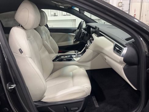 Used 2024 Genesis G70 2.5T image 29