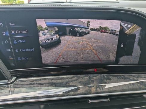 Used 2021 Cadillac Escalade Premium Luxury image 26