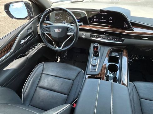 Used 2023 Cadillac Escalade Premium Luxury w/ LPO, Illumination Package AWD/4WD image 9