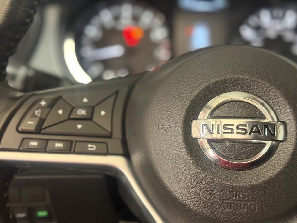 Used 2017 Nissan Rogue SV AWD/4WD image 29