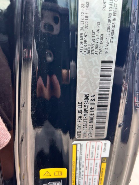 Used 2023 Jeep Gladiator Overland AWD/4WD image 13