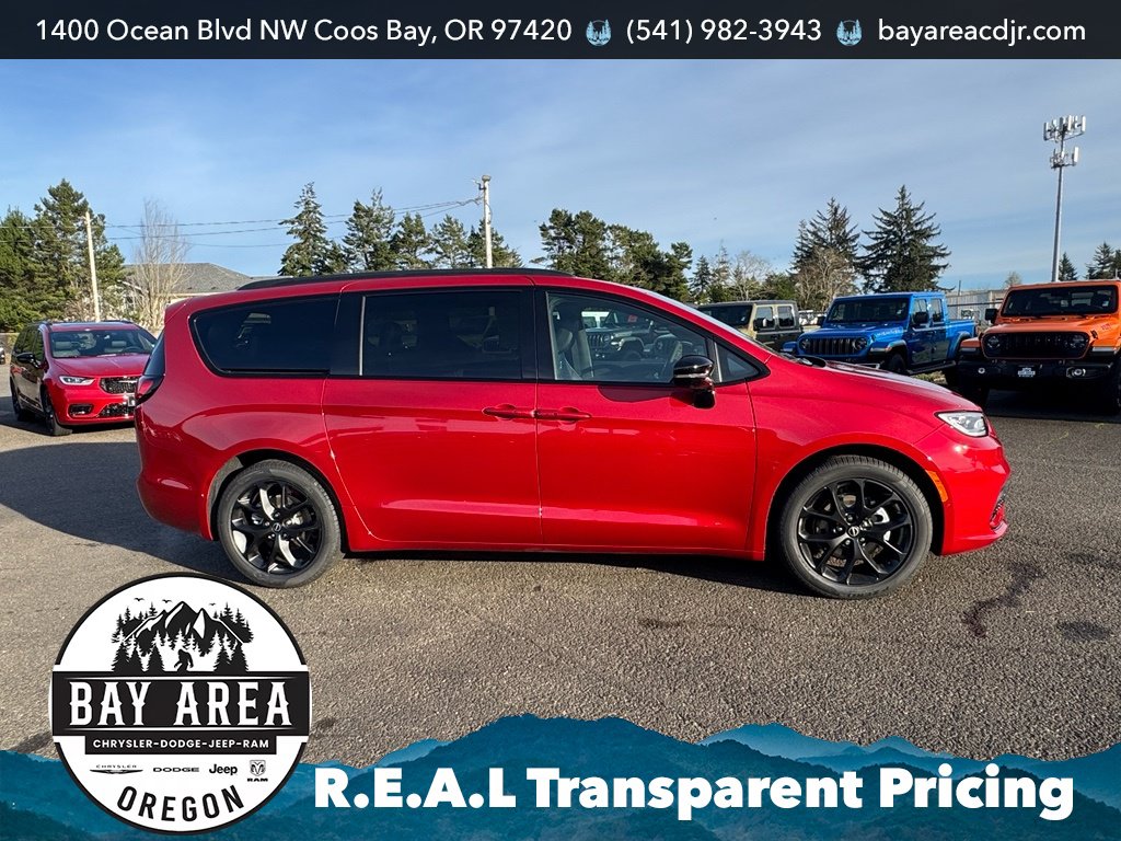 New 2026 Chrysler Pacifica Select w/ S Appearance Package FWD image 4