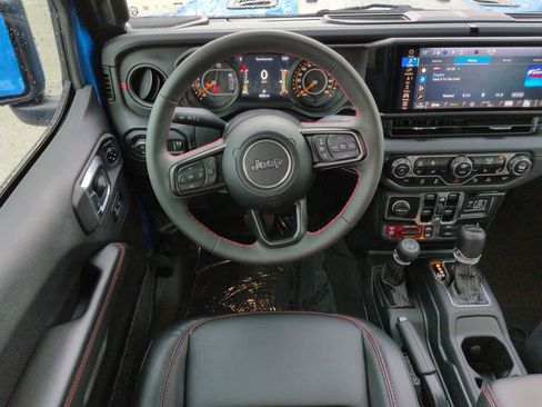 Certified 2024 Jeep Gladiator Rubicon image 16