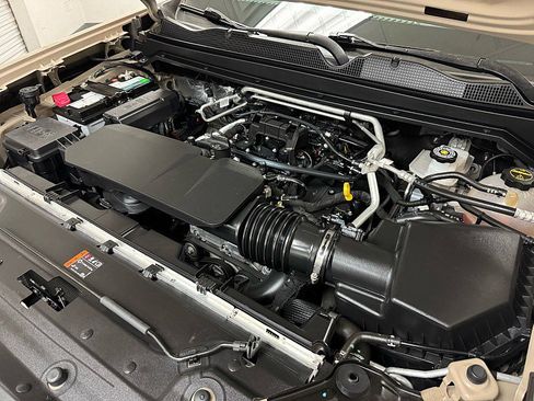 Used 2024 Chevrolet Colorado W/T RWD image 16