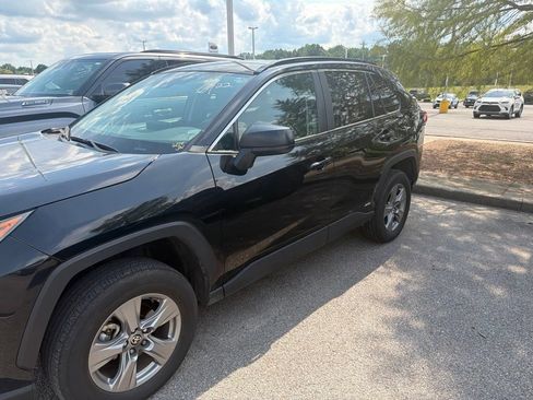 Used 2025 Toyota RAV4 LE AWD/4WD image 2