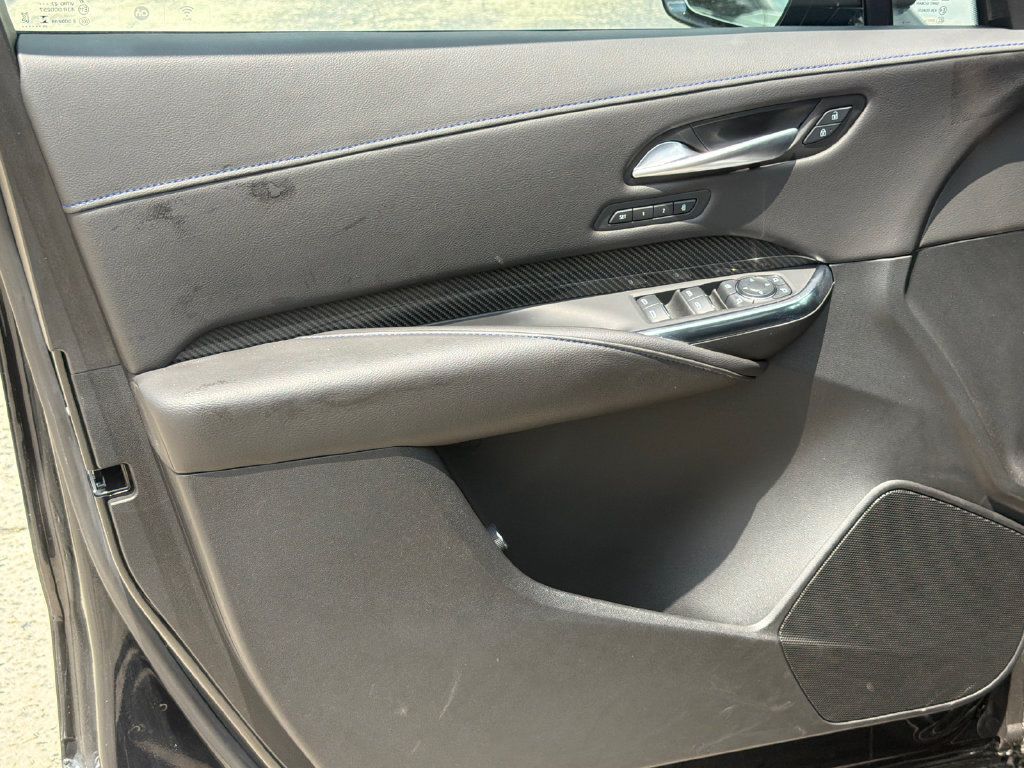 Used 2025 Cadillac XT4 Sport FWD image 10