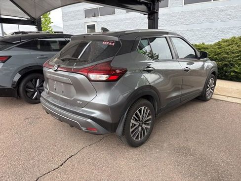 Used 2021 Nissan Kicks SV FWD image 4