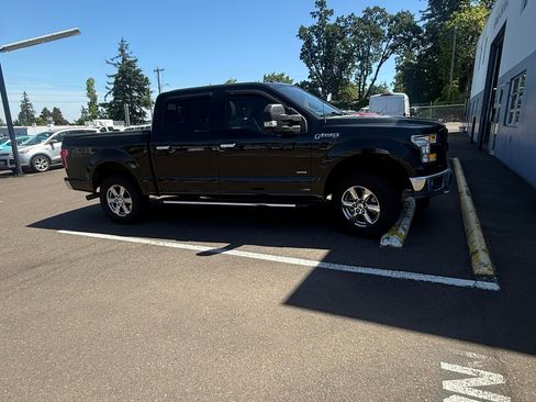 Used 2016 Ford F150 XLT w/ Equipment Group 302A Luxury AWD/4WD image 10