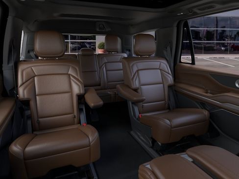 New 2026 Lincoln Navigator Reserve AWD/4WD image 11