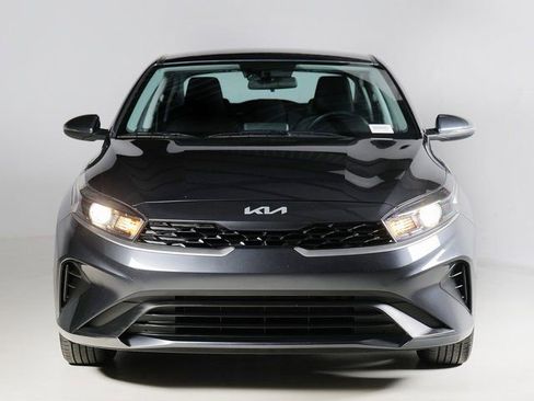 Used 2022 Kia Forte LXS w/ LXS Technology Package FWD image 6