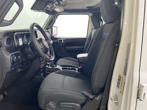 Used 2024 Jeep Wrangler Unlimited Rubicon 4xe image 14