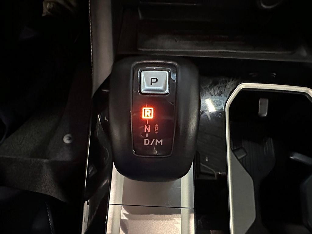 Used 2025 Mitsubishi Outlander AWD image 31