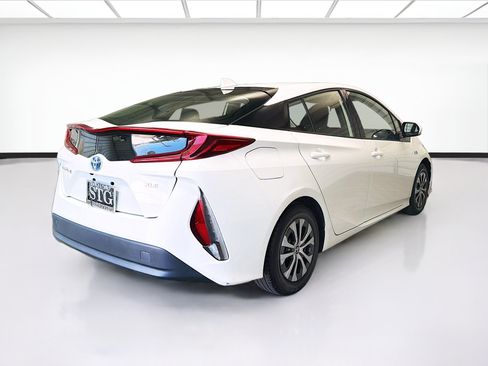 Used 2020 Toyota Prius Prime XLE FWD image 4