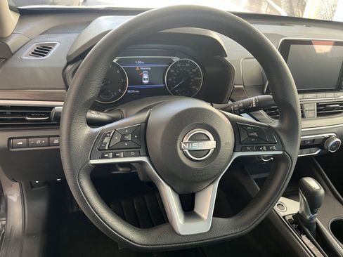 Used 2025 Nissan Altima 2.5 SV FWD image 28