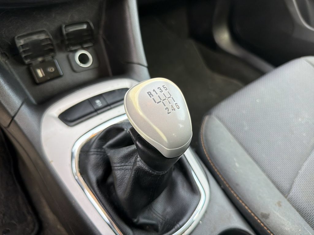 Used 2018 Chevrolet Cruze LS FWD image 15