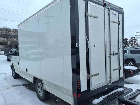 New 2025 GMC Savana 3500 Extended w/ Power Convenience Package image 5