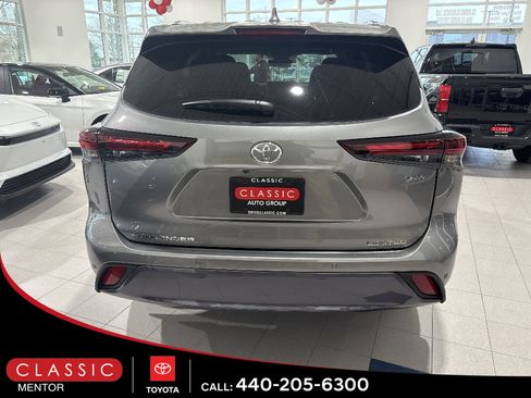 New 2026 Toyota Highlander Limited image 5