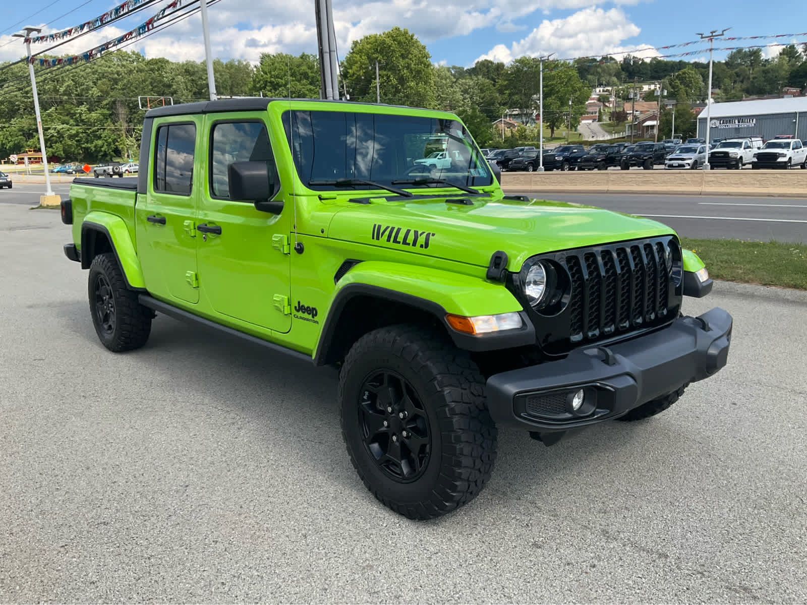 Used 2021 Jeep Gladiator Sport AWD/4WD image 3