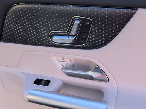 Used 2025 Mercedes-Benz GLA 250 GLA 250 image 34