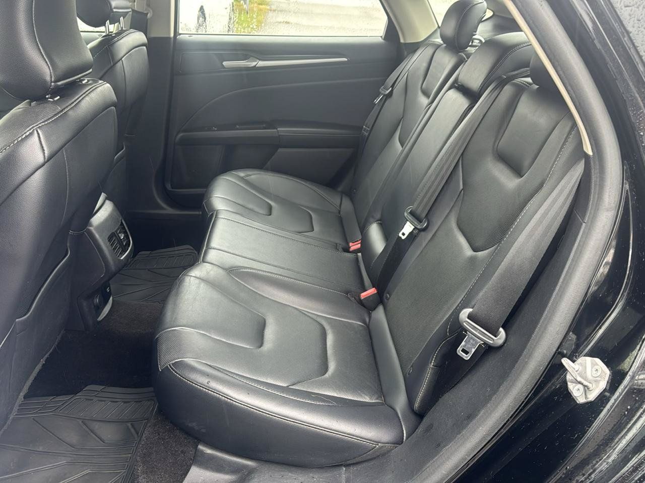 Used 2018 Ford Fusion Titanium FWD image 11